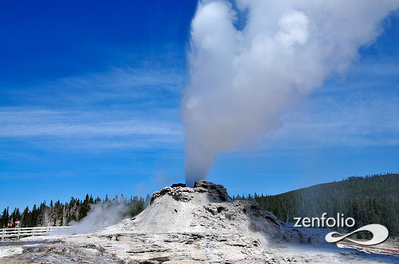 castle geyser eruption,2012.