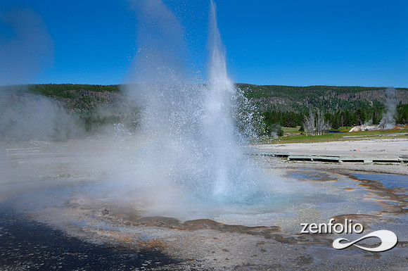 sawmill geyser eruption.