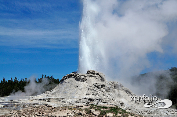 castle geyser eruption,2012.