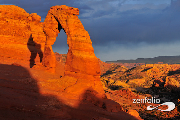 delicate arch sunset.