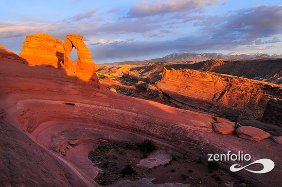delicate arch sunset.
