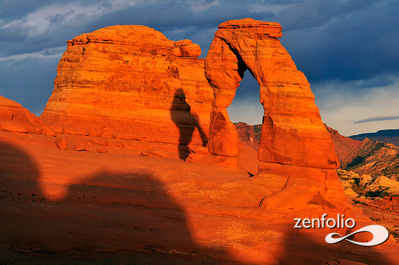 delicate arch sunset.