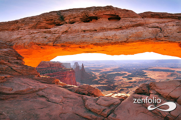 mesa arch sunrise.